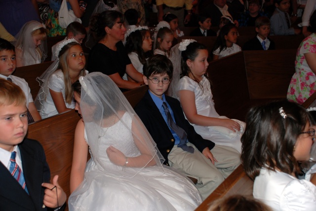 2009/06(June)/DAX 1ST COMMUNION/640x480_2009-06-01 DAX 1ST COMMUNION 03.jpg